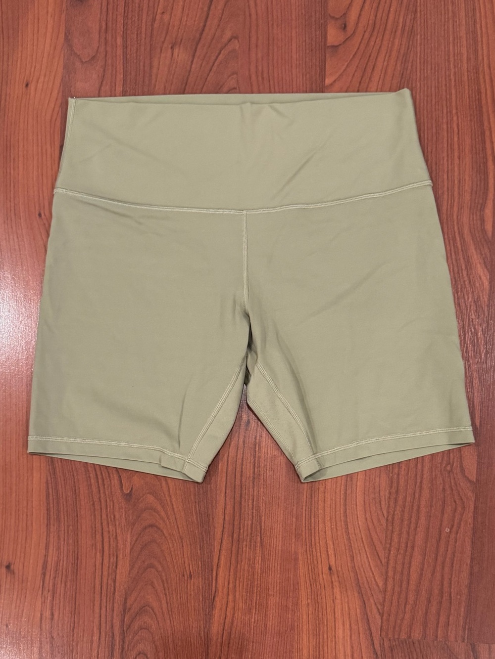 Lululemon Align High-Waist Pale Sage Green Women’s Bike Shorts size 14